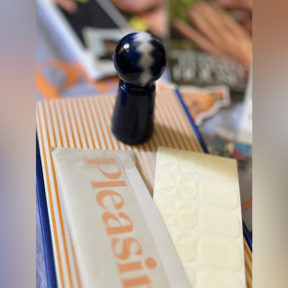 Harry Styles PLEASING nail polish bundle - Picture 2 of 7